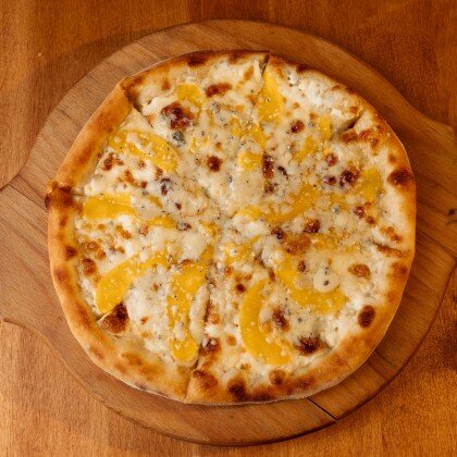 Пицца «Персик под голубым сыром»