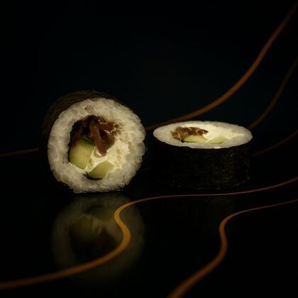 Мак с жареным тунцом