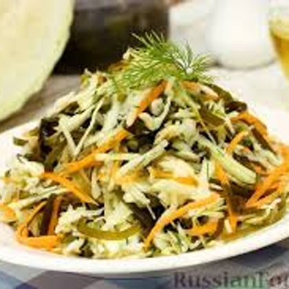 Салат из морской и белокочанной капусты