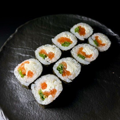 Ролл с копченым лососем