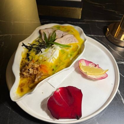 Сырный рамен с курицей