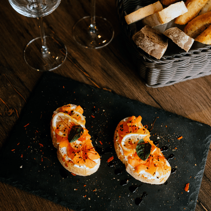 Брускетта с форелью