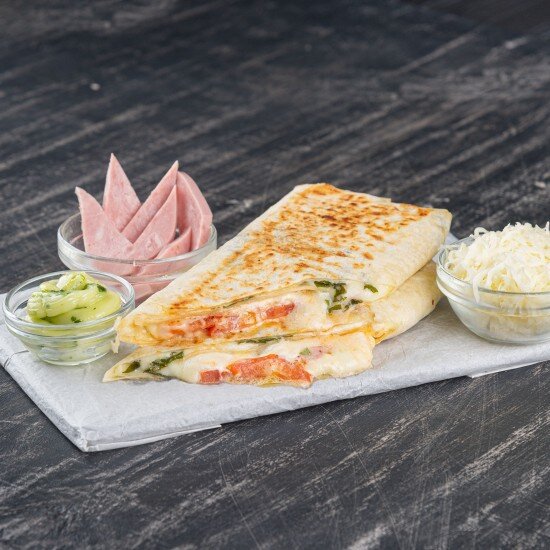 Сырный конверт с ветчиной и сыром