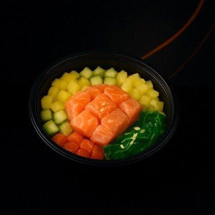 Поке салат с лососем