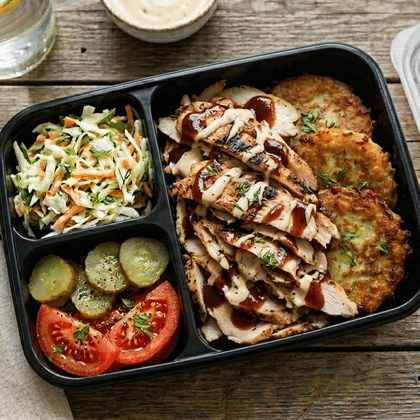 Бокс драники с курицей гриль