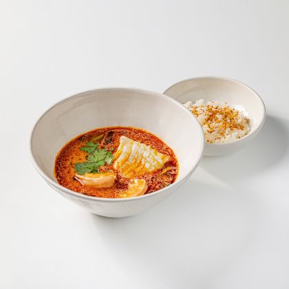 Том ям с морепродуктами