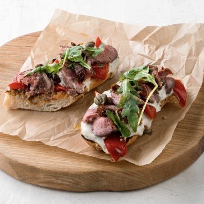 ButterBretta  с говядиной, печеным перцем и соусом из тунца