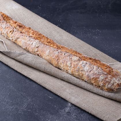 Багет "PAUL" с кунжутом