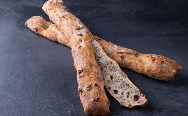 Багет "Фламандский" с клюквой и грецким орехом