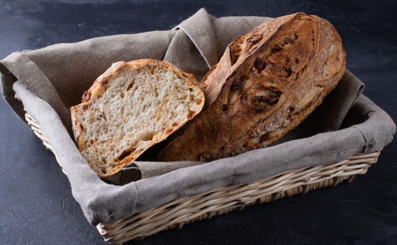 Хлеб "Прованс" с вяленым томатом