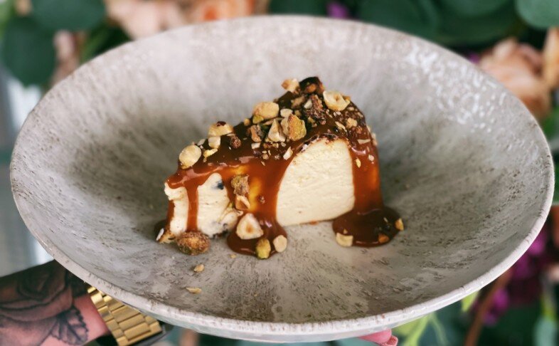 Чизкейк с солёной карамелью