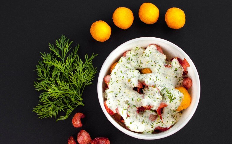 Картофельные шарики с баварскими колбасками