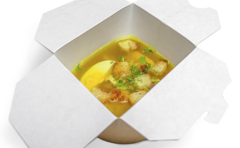 Куриный бульон с яичной лапшой