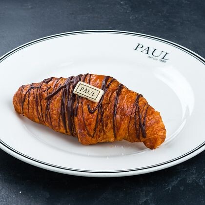 Круассан с шоколадом