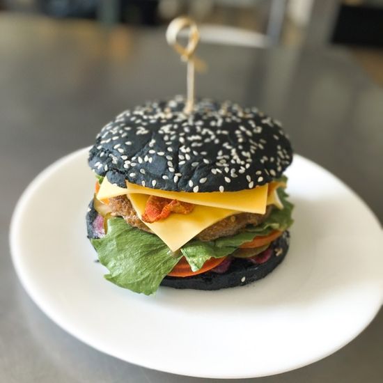 «Black burger» с беконом