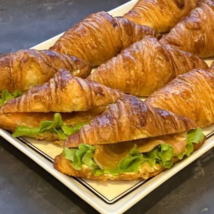 Набор мини круассанов с лососем 9(шт)