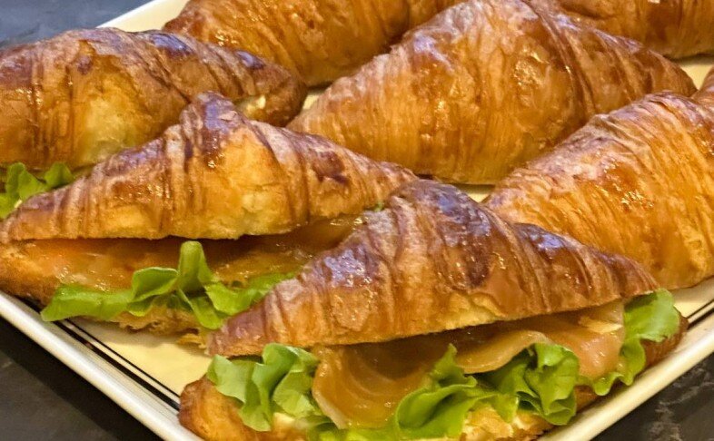 Набор мини круассанов с лососем 9(шт)