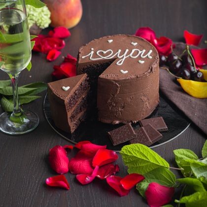 Бенто-торт "Шоколадный с вишневым конфи"