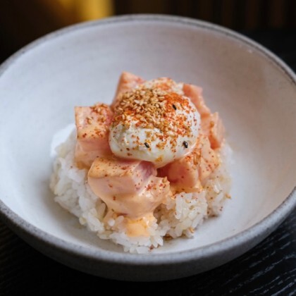 Лосось, яйцо пашот, шичими