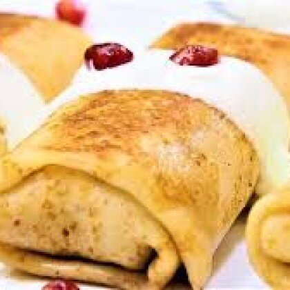 Блинчики с творогом и изюмом   со сметаной(3 шт)