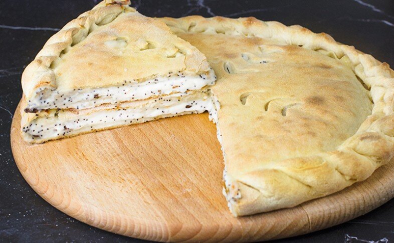 Пирог с творогом и изюмом