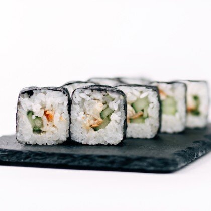 Маки с угрем