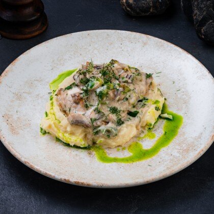 КУРИЦА ПОД ГРИБНЫМ СОУСОМ