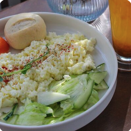 Скрэмбл с красной рыбой