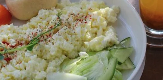Скрэмбл с красной рыбой