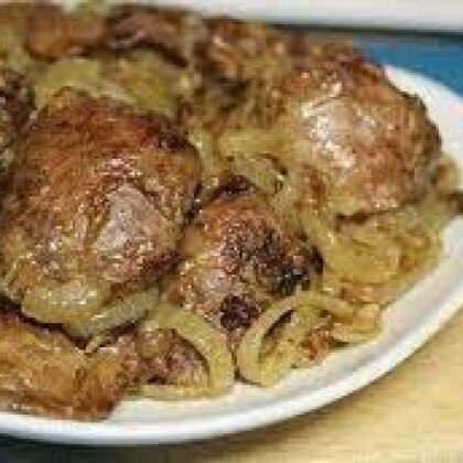 Печень куриная жареная с луком