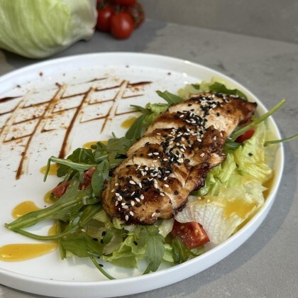 Салат куриный с медово-горчичным соусом