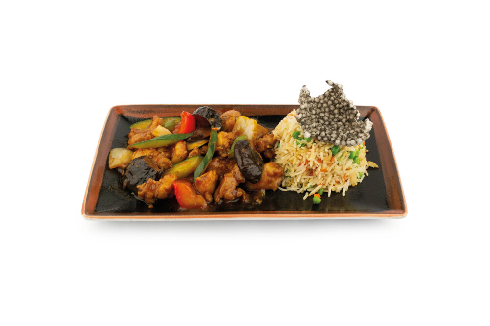 Ланч Курица с овощами и грибами Шиитаке по-сингапурски и рисом с овощами