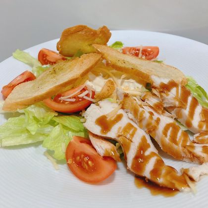 Салат «Цезарь с куриной грудкой»