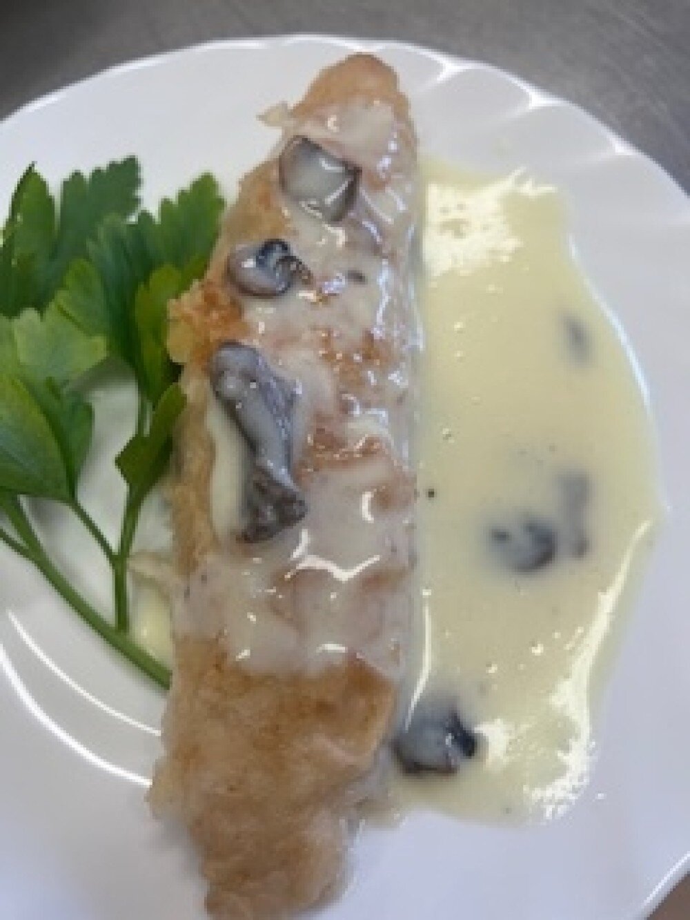 Куриный рулетик со шпинатом и  творожным  сыром
