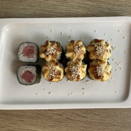 Мини-ролл  «Запечённый» с лососем