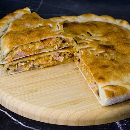 Пирог с ветчиной, капустой и грибами