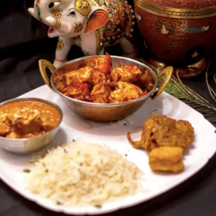 Комбо с мясом «Баттер чикен, чили панир, рис, закуски»