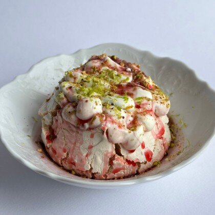 Павлова с ягодой