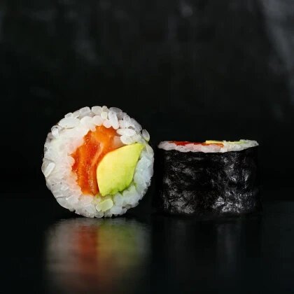 "Сяке авокадо маки"