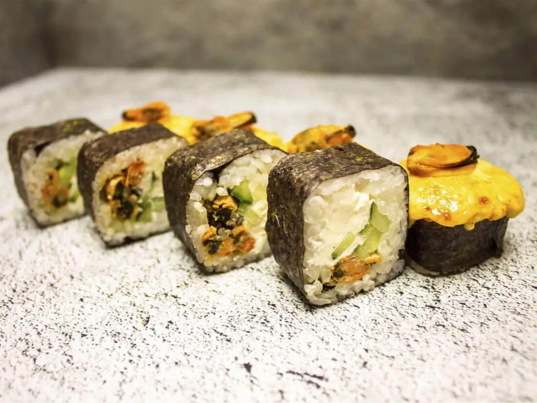 Запеченные суши заказать на дом
