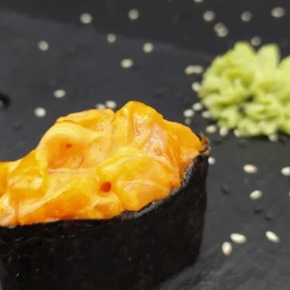 Гункан «Спайси Сяке»