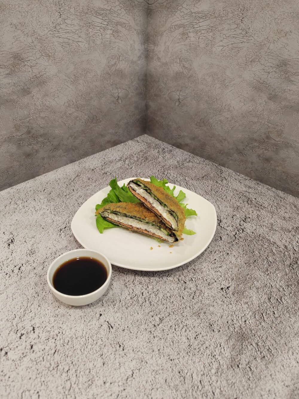 Суши-сэндвич с форелью