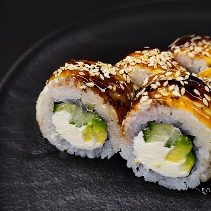 Ролл «Чёрный дракон»