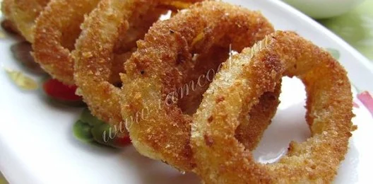 Кольца кальмара в панировке с чесночным соусом