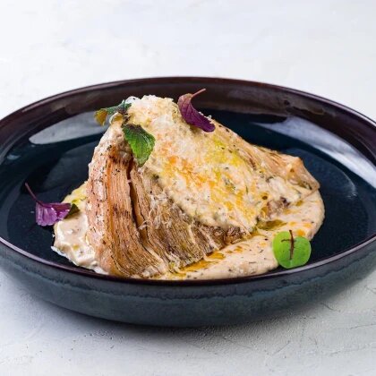 Стейк из капусты с трюфельным соусом