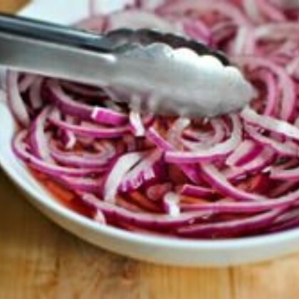 Лук маринованный