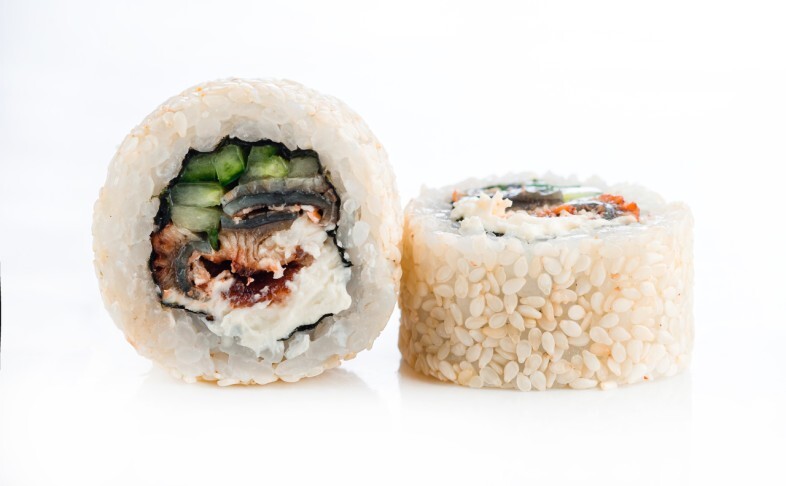 Ролл Унаги в кунжуте