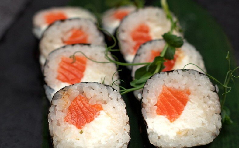 Ролл Маки форель