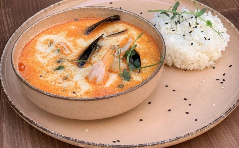 Том Ям с морепродуктами и грибами