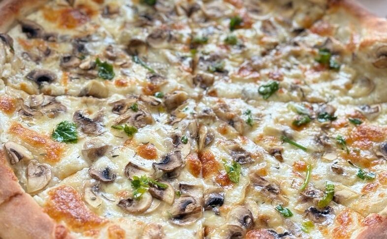 Пицца сливочно-грибная